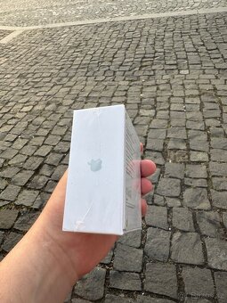 AirPods - 3