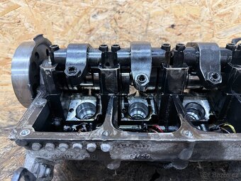 KOMPLETNÍ HLAVA MOTORU 1.9 TDI 77KW 038103373R - 3