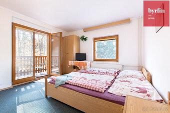 Penzion s 42.000 m² pozemků – ideální pro resort, svatby, sp - 3