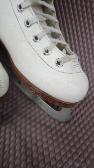 Prodám dívčí brusle vel. 34 - 3