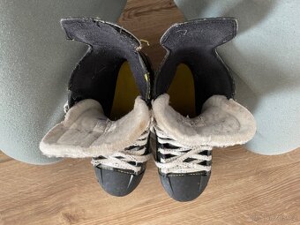 Chlapecke brusle CCM vel. 35 - 3