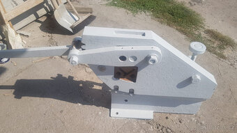 vybavení zám. dílny - 3