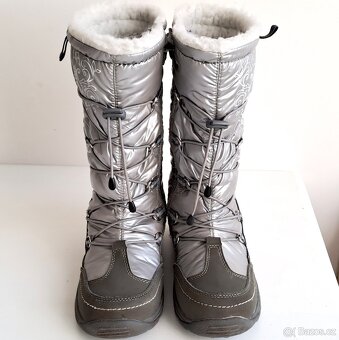 Zánovní nepromokavé dívčí zimní boty vel. 35 - 3