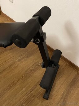 Šikmá posilovací lavice - 3