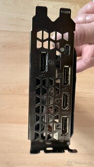 Gigabite GeForce RTX™ 2080 Ti GAMING OC 11G - 3