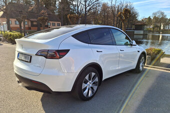 Tesla Model Y Long Range AWD - 3