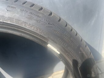 Michelin 245/40/19 - 3