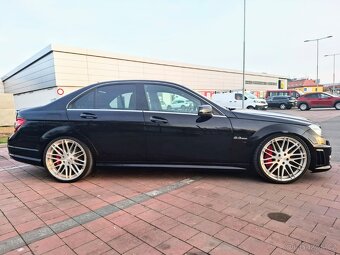 Mercedes Benz C63 AMG W204 - 3