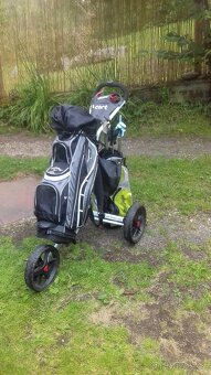 Golfový bag, vozík na bag a doplňky. - 3
