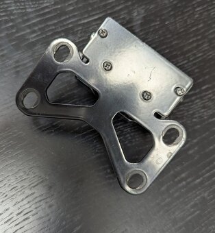 Džák navigace, šrouby M8, rozteč základny 9x4cm - 3