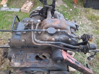 Víko hydrauliky Zetor - 3