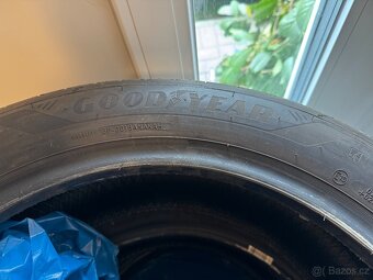 235/45/18 pneu - 3
