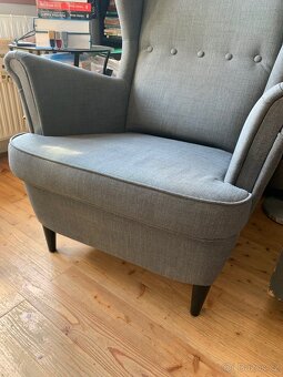 Křeslo a podnozka Strandmon IKEA - 3