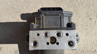 alfa romeo - jednotka abs - 3