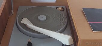 Gramofon a rádio Opereta - 3