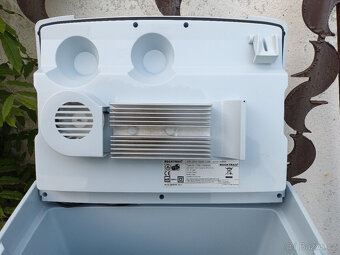 Autochladnička, chladící box na 12V i 230V - 3
