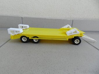 PODVALNÍK P32 - ITES r. 1980 - ČSSR - 3