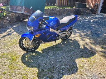 Honda vfr 800 rc46 - 3