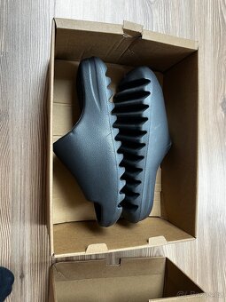 Yeezy slide - 3
