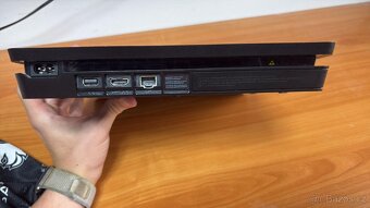 Playstation 4 + ovladače - 3
