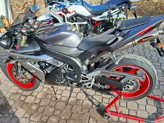 YAMAHA R1 2004 RN12 - 3
