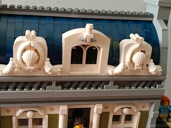 LEGO Creator Expert 10243 Pařížská restaurace - 3