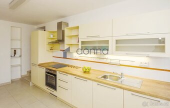 Pronájem RD 5+1/T, 252m², ul. Nad Šejdrem, Praha 4 - Libuš,  - 3