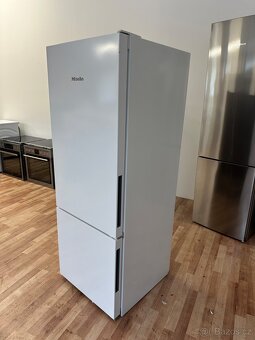 Lednice s mrazákem Miele (257) - 3