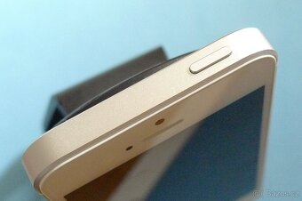Apple iPhone SE 16 GB baterie 100% - 3