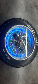 svíticí hodiny Nicety Tyre - 3