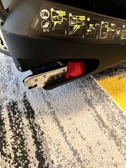 Autosedačka Britax Römer Dualfix 2R - červená - 3