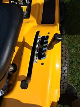 Zahradní traktor Cub Cadet LT2 - 3