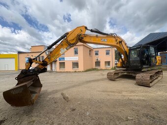 JCB – JS 220 - 3