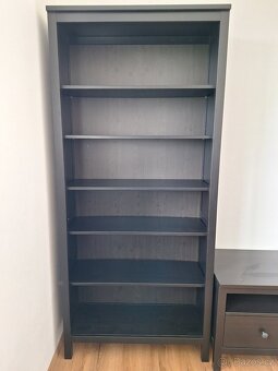 PRedám Ikea HEMNES nábytok - TV stolek a knihovnu - 3