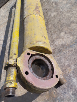 Hydraulický valec - štípací stroj - 3