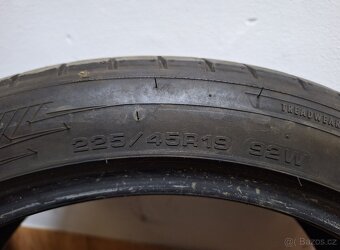 Letní pneu 225/45/19 Dunlop - 3