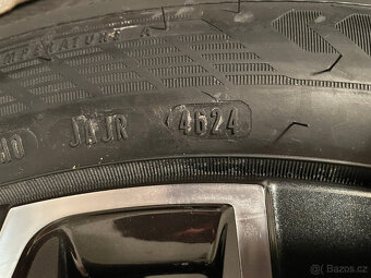 NOVÁ SADA ŠKODA SUPERB 3 PROPUS 235/45/18 94W SEAL - 3