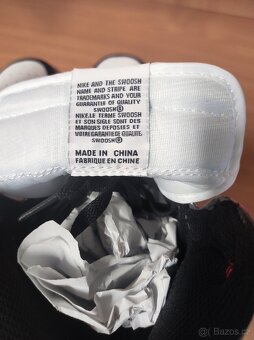 Jordan 1 Retro High "Satin Black Toe" - 3