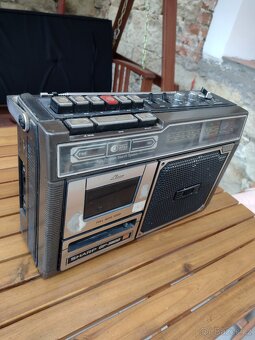 Sharp GF 3800 retro radiomagnerofon - 3