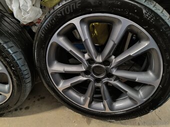 ALU kola Fiat 500 5x110 r18 Originál, pneu 6mm - 3