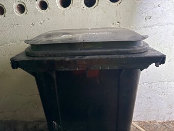 Plastová popelnice 240l - 3