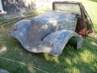 Tatra 57 A - Podvozkové díly + drobná karosařina - 3