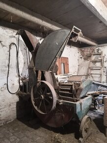Řezačka na zelenou nebo suchou píci. (Tráva, seno). - 3