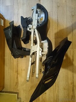 Podsedlový rám, plast, sedačky, držáky na KAWASAKI ZX9R - 3