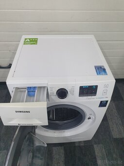 Pračka Samsung WF70F5E2U2W A+++ - 3