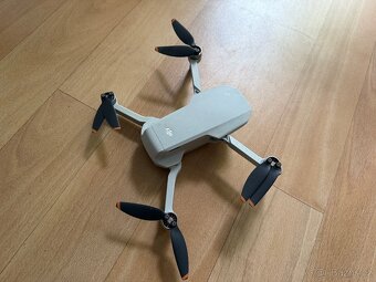DJI mini SE, 2 baterie 2 ovladače - 3