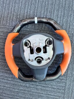 Prodám volant s airbagem Tesla Y - 3