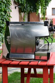 profesionální kávovar La Marzocco GB5 3gr - 3