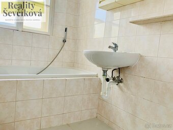 Pronájem 2+1 se dvěma balkóny, 90 m2 – Smetanovo nábřeží - 3