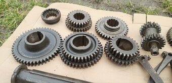 Prodám díly do převodovky zetor 4011, 4511, 4611 - 3